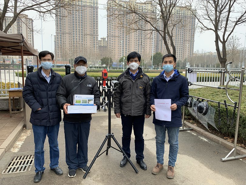 北京校友分会会、碳能科技捐赠母校的非接触式人体快速测温系统.jpg